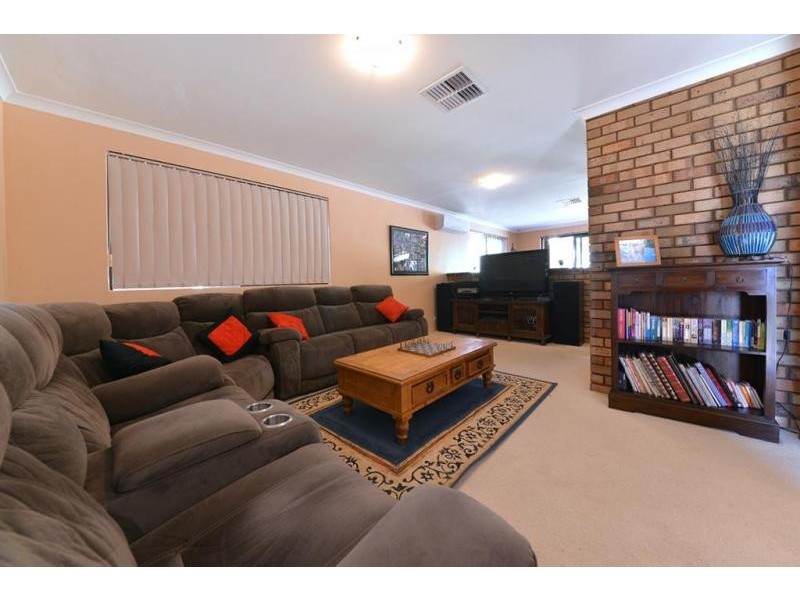 31 Turnatt Way, Wanneroo WA 6065