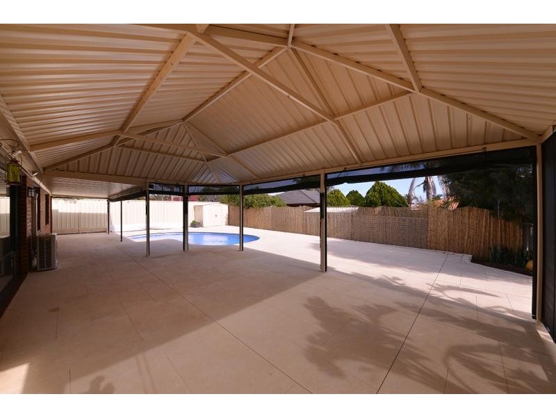 26 Houghton Drive, Carramar WA 6031