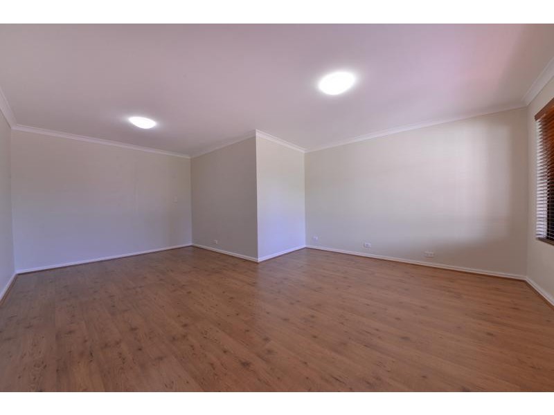 26 Houghton Drive, Carramar WA 6031