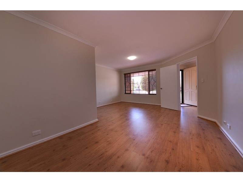 26 Houghton Drive, Carramar WA 6031