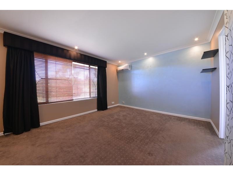 26 Houghton Drive, Carramar WA 6031