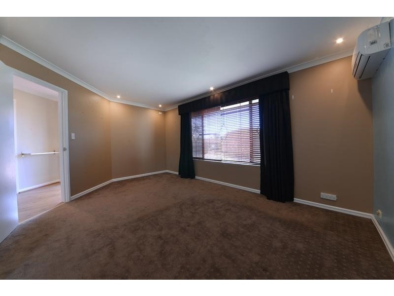 26 Houghton Drive, Carramar WA 6031