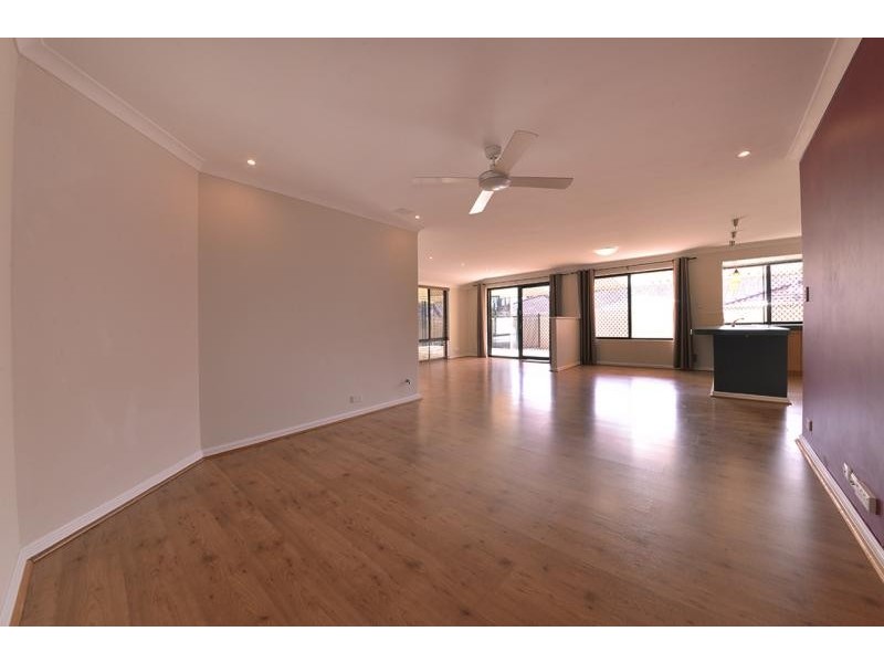 26 Houghton Drive, Carramar WA 6031