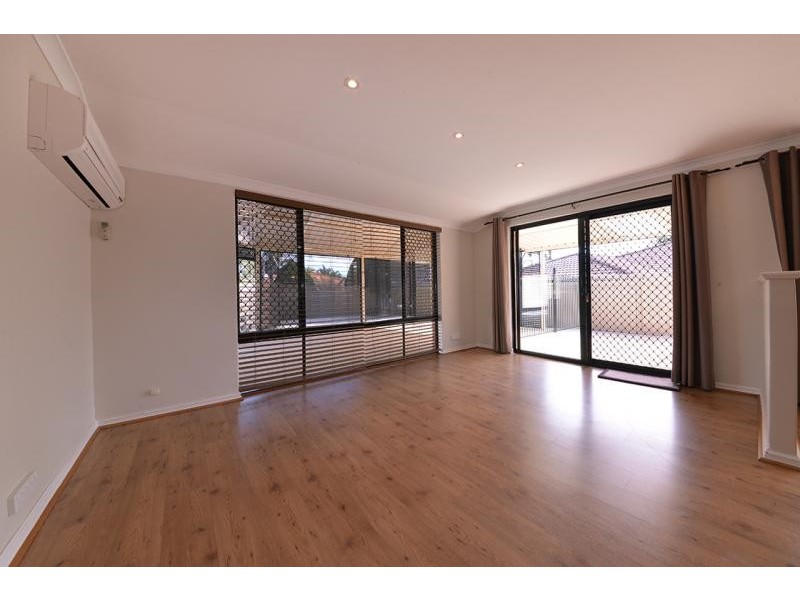 26 Houghton Drive, Carramar WA 6031