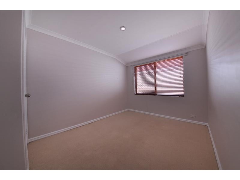 26 Houghton Drive, Carramar WA 6031