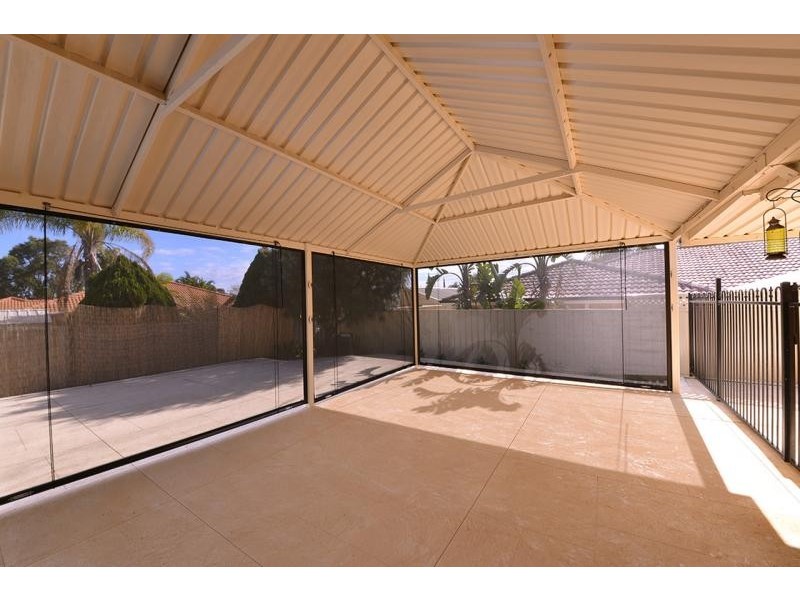 26 Houghton Drive, Carramar WA 6031