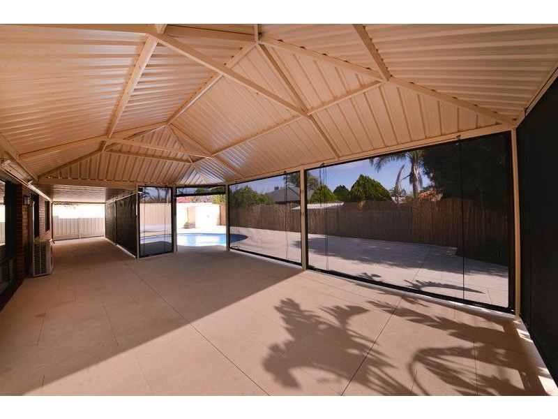 26 Houghton Drive, Carramar WA 6031