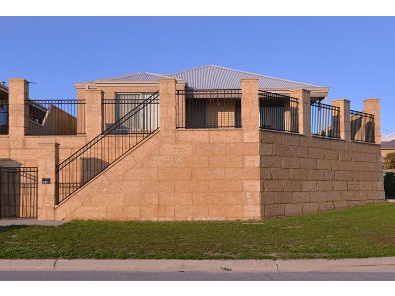 137 Waldburg Drive, Tapping WA 6065