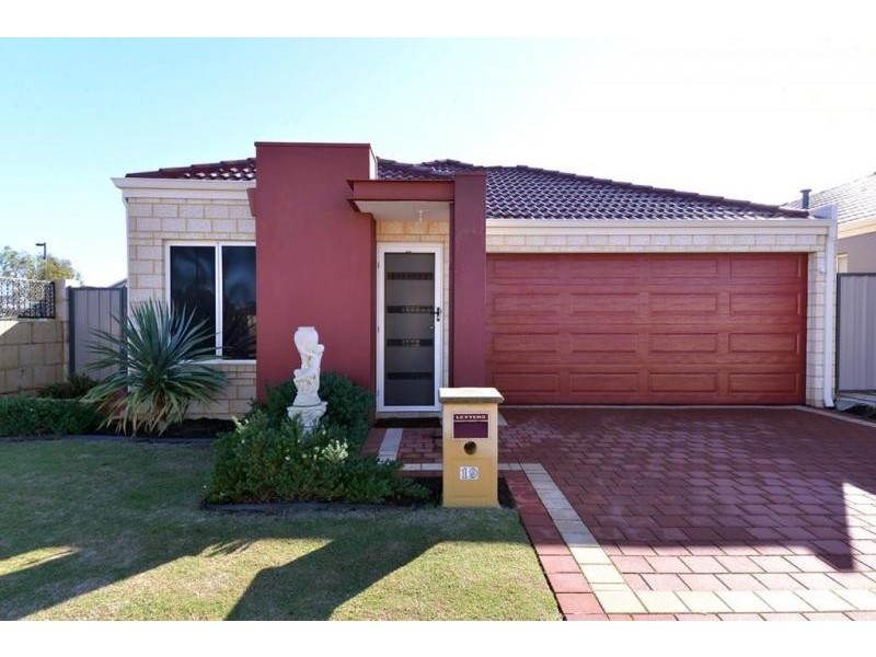 19 Verteramo Way, Hocking WA 6065