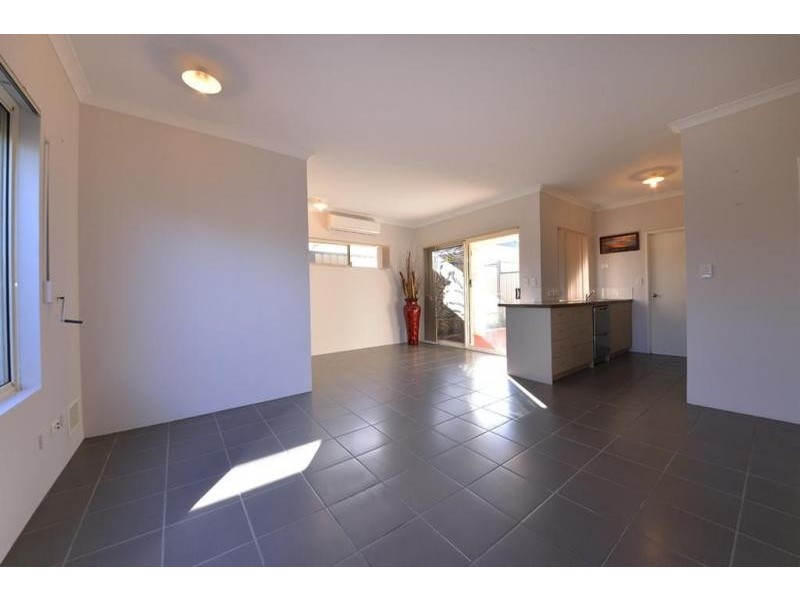 19 Verteramo Way, Hocking WA 6065