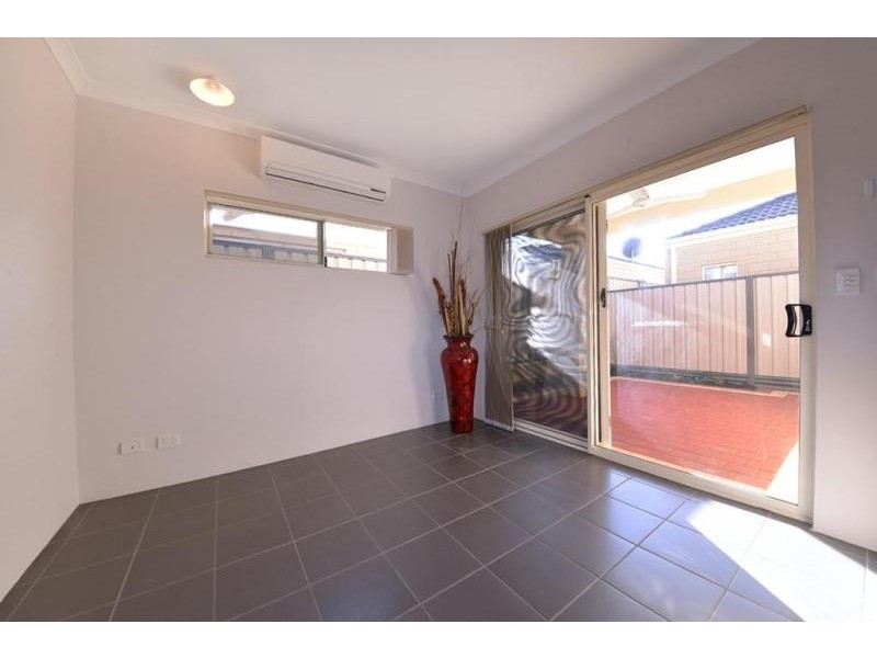 19 Verteramo Way, Hocking WA 6065