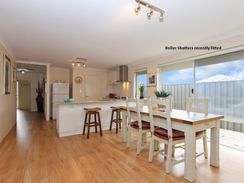 1 Dillwynia Bend, Banksia Grove WA 6031