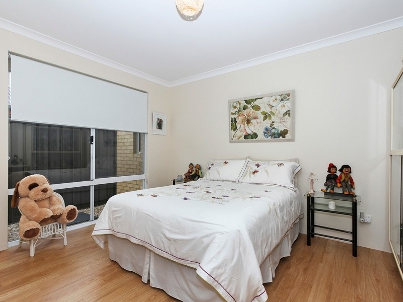 1 Dillwynia Bend, Banksia Grove WA 6031