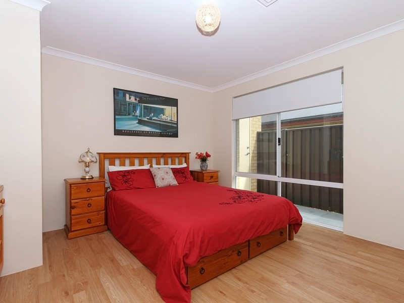 1 Dillwynia Bend, Banksia Grove WA 6031