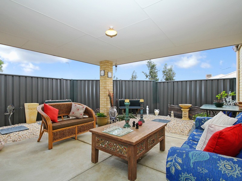 1 Dillwynia Bend, Banksia Grove WA 6031