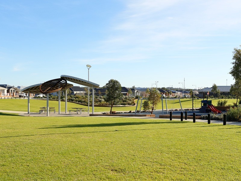 1 Dillwynia Bend, Banksia Grove WA 6031