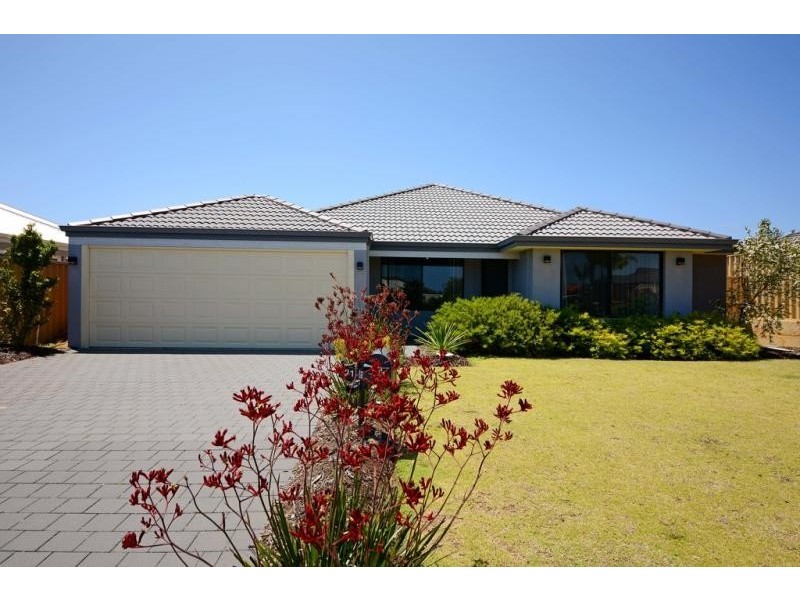 21 Crown Point Crescent, Butler WA 6036