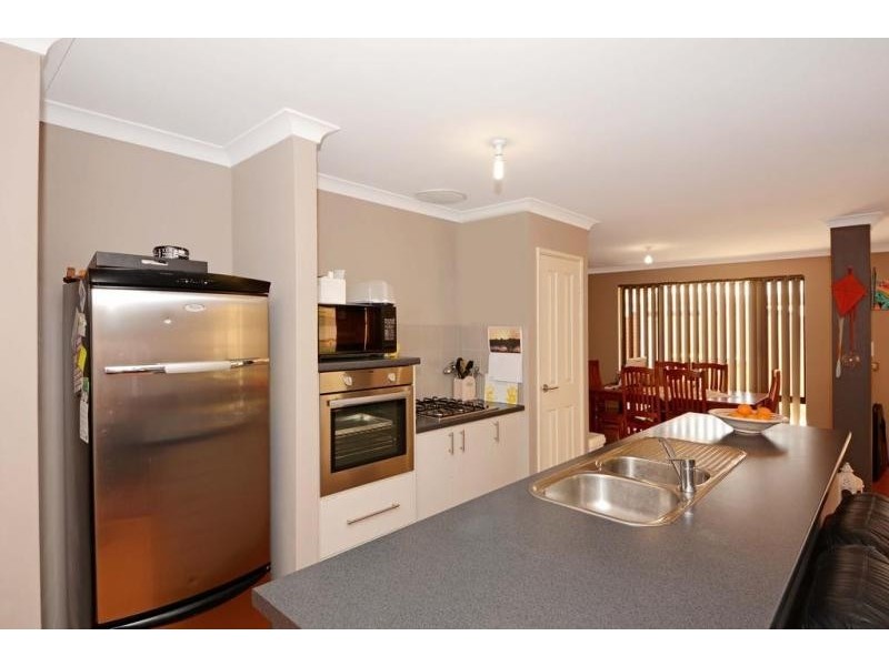 21 Crown Point Crescent, Butler WA 6036