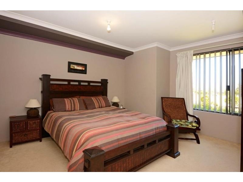 21 Crown Point Crescent, Butler WA 6036