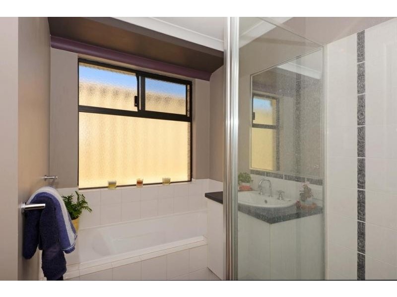 21 Crown Point Crescent, Butler WA 6036