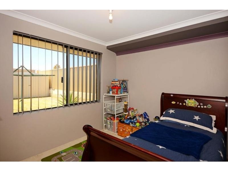 21 Crown Point Crescent, Butler WA 6036