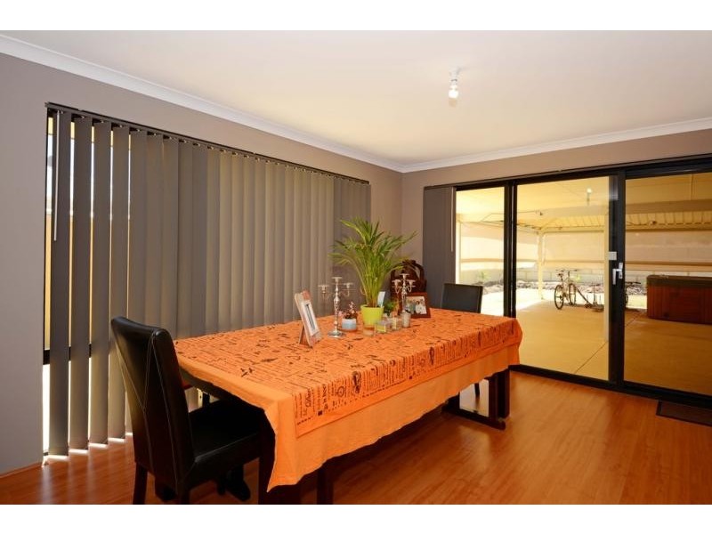 21 Crown Point Crescent, Butler WA 6036