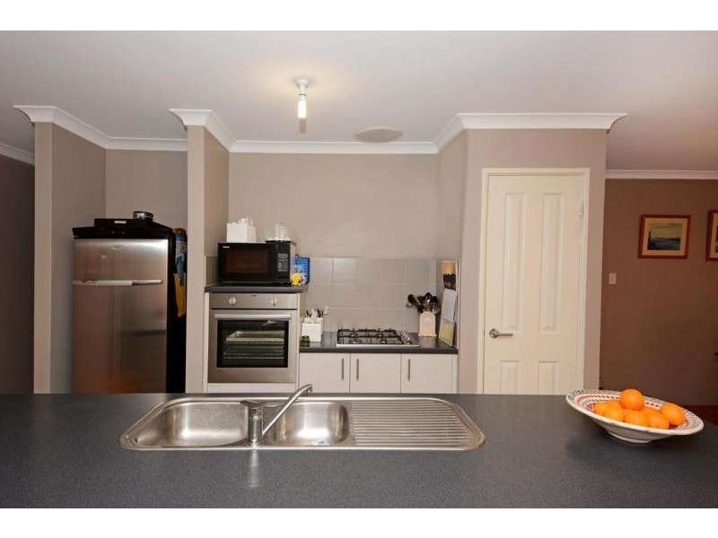 21 Crown Point Crescent, Butler WA 6036