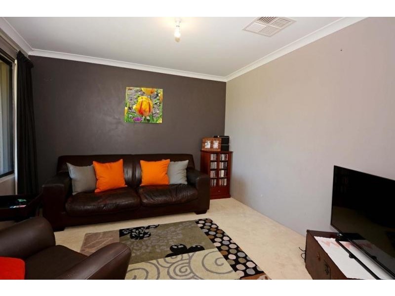 21 Crown Point Crescent, Butler WA 6036