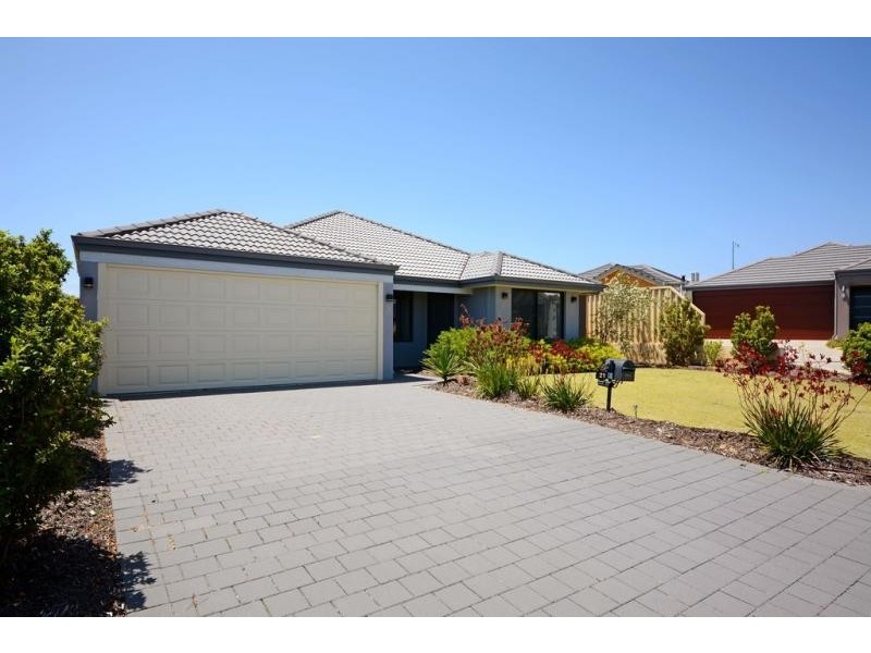 21 Crown Point Crescent, Butler WA 6036