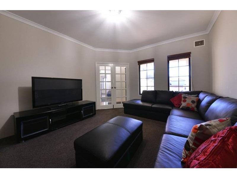 54 Yandella Promenade, Tapping WA 6065