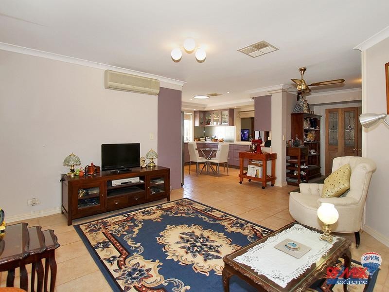 7 Glasgow Court, Kinross WA 6028