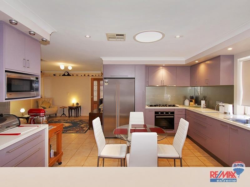 7 Glasgow Court, Kinross WA 6028