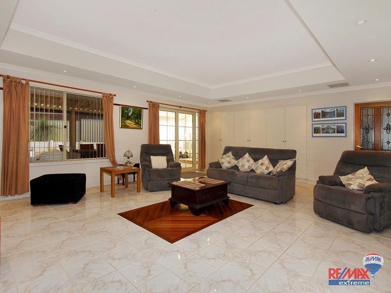 7 Glasgow Court, Kinross WA 6028