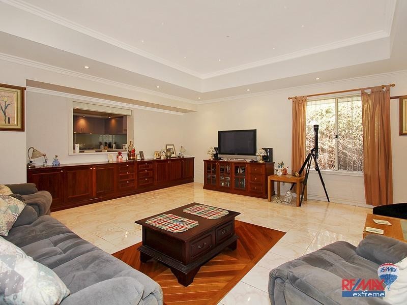 7 Glasgow Court, Kinross WA 6028