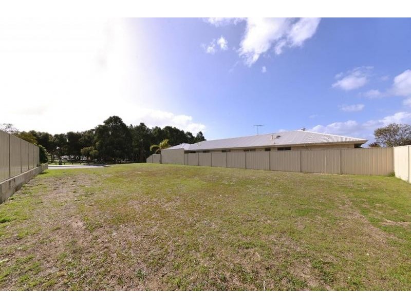 154 St Stephens Crescent, Tapping WA 6065