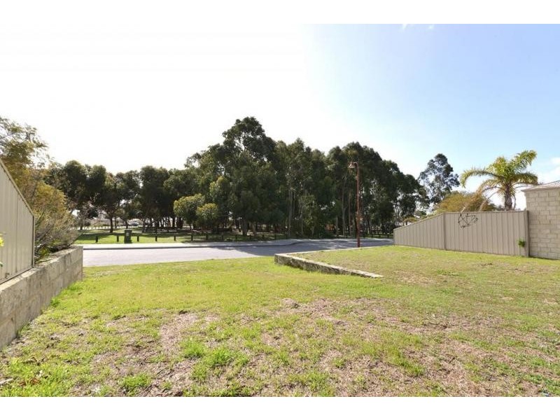154 St Stephens Crescent, Tapping WA 6065