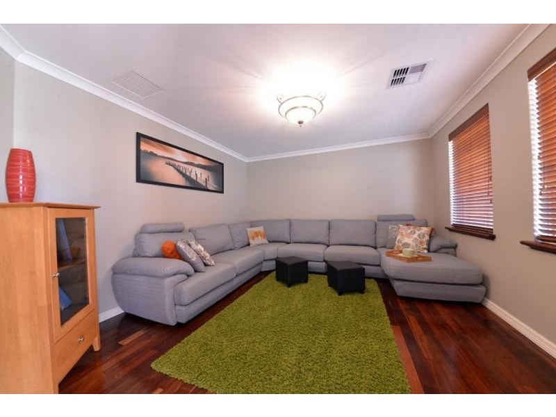 53 Brightlands Circuit, Carramar WA 6031