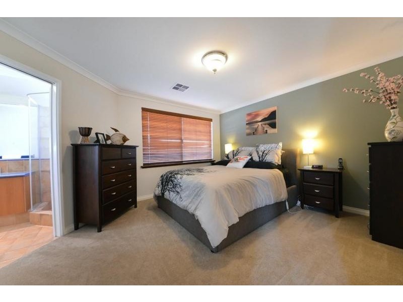 53 Brightlands Circuit, Carramar WA 6031