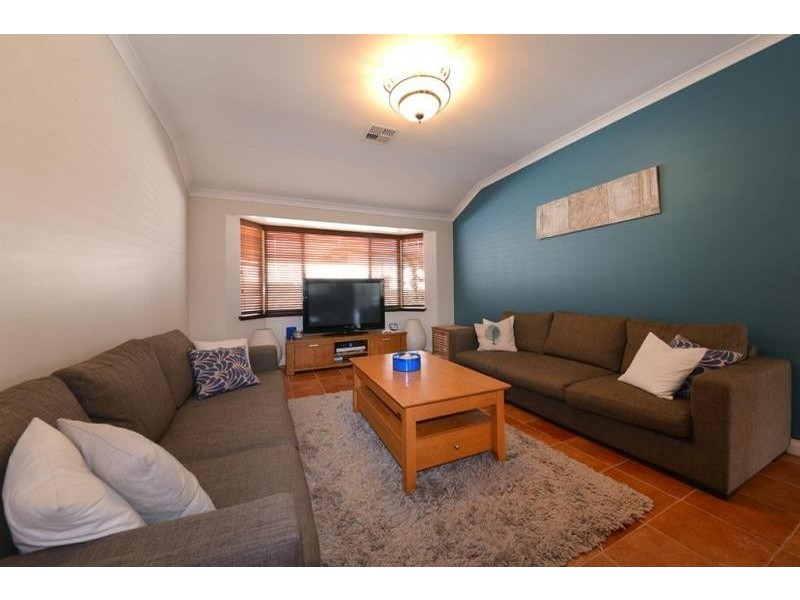53 Brightlands Circuit, Carramar WA 6031