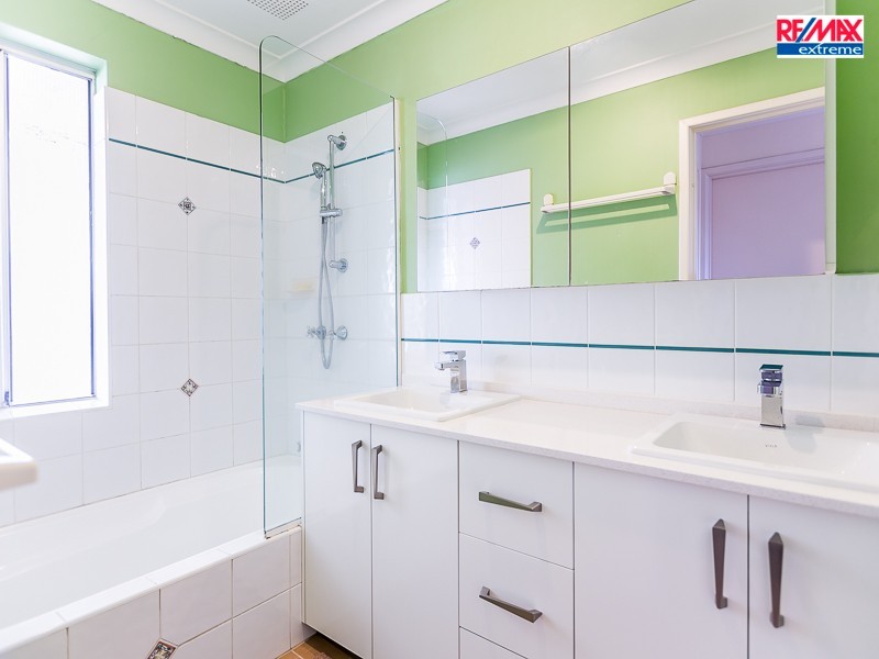 8 Roamer Street, Heathridge WA 6027