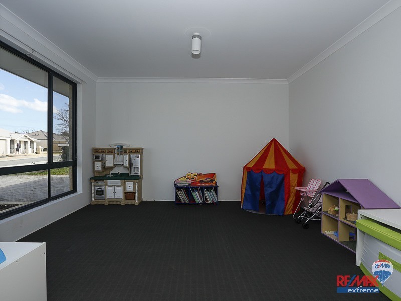 5 Rocklands Loop, Carramar WA 6031
