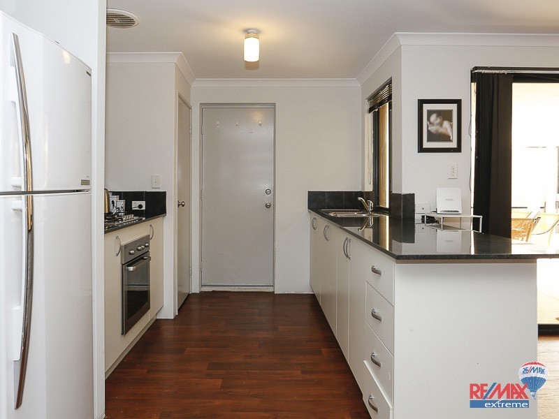 5 Rocklands Loop, Carramar WA 6031