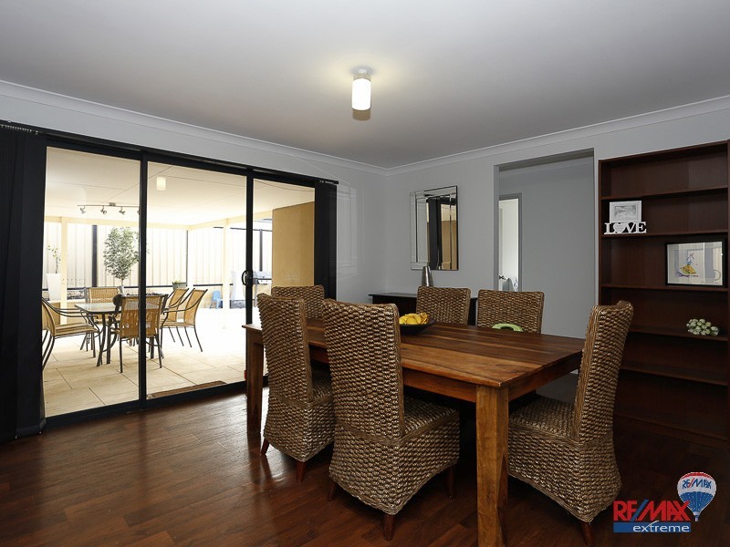 5 Rocklands Loop, Carramar WA 6031