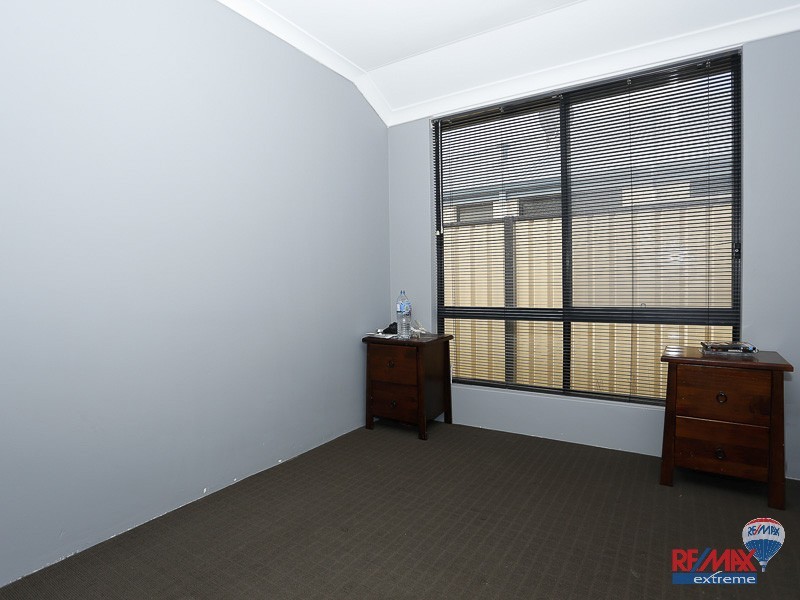 5 Rocklands Loop, Carramar WA 6031