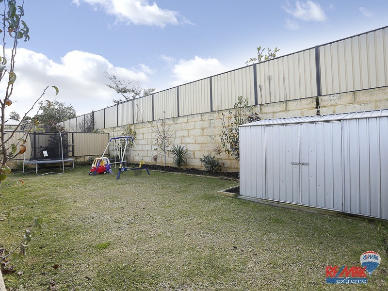 5 Rocklands Loop, Carramar WA 6031