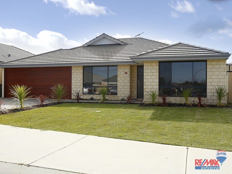 5 Rocklands Loop, Carramar WA 6031