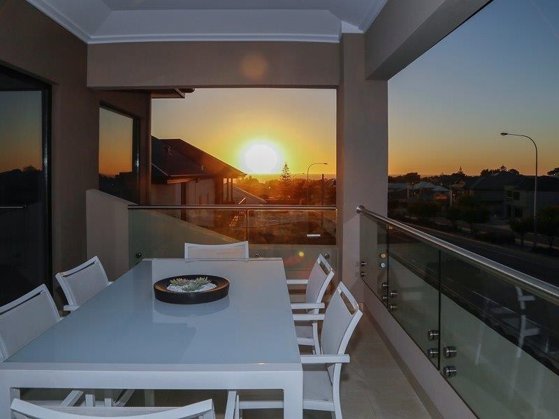 469 Burns Beach Road, Iluka WA 6028