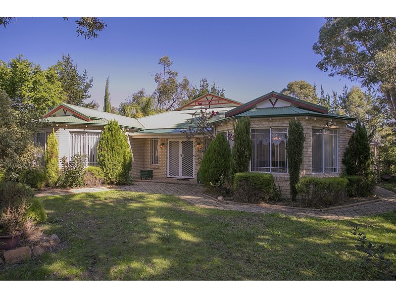 33 Greenhaven Glade, Carramar WA 6031