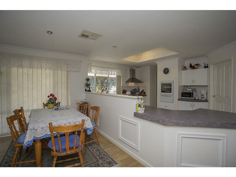 33 Greenhaven Glade, Carramar WA 6031