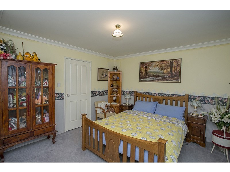 33 Greenhaven Glade, Carramar WA 6031